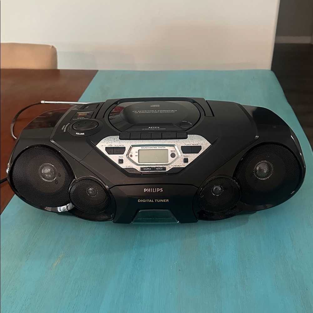 Vintage Philips AZ1574/17  CD Player/ Cassette Radio Portable Boombox Tested
